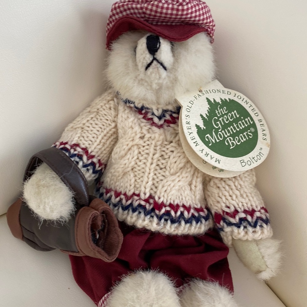 GOLFER 🏌🏽‍♀️ Green Mountain Bears. Vintage. Jjointed arms and legs & golf bag.